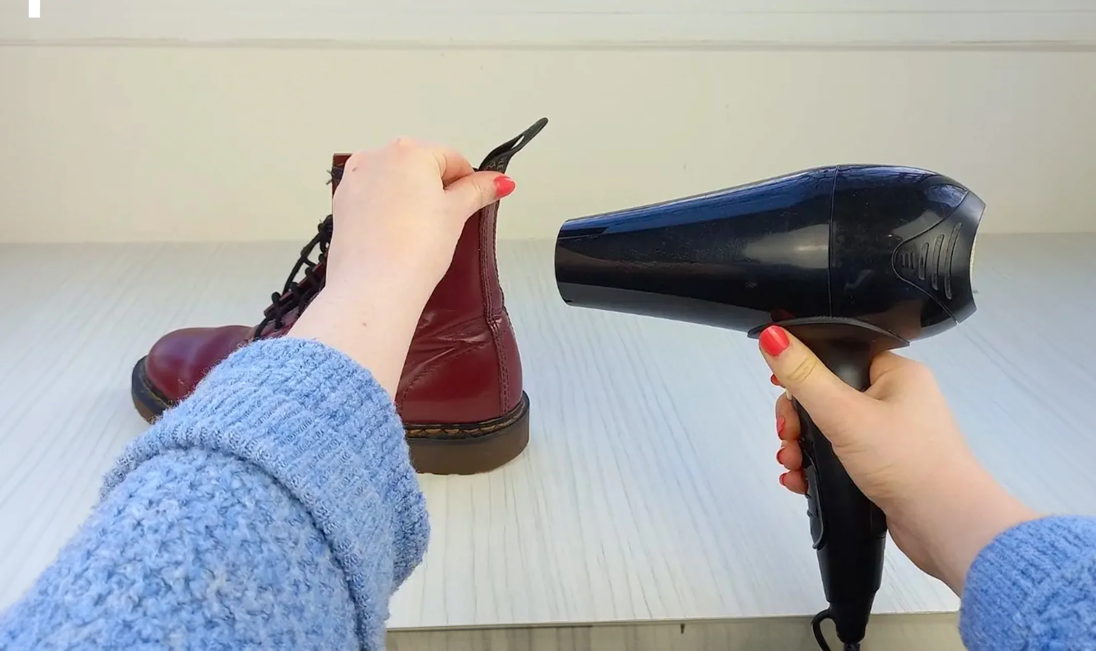 how to stretch shoes for wide feet
