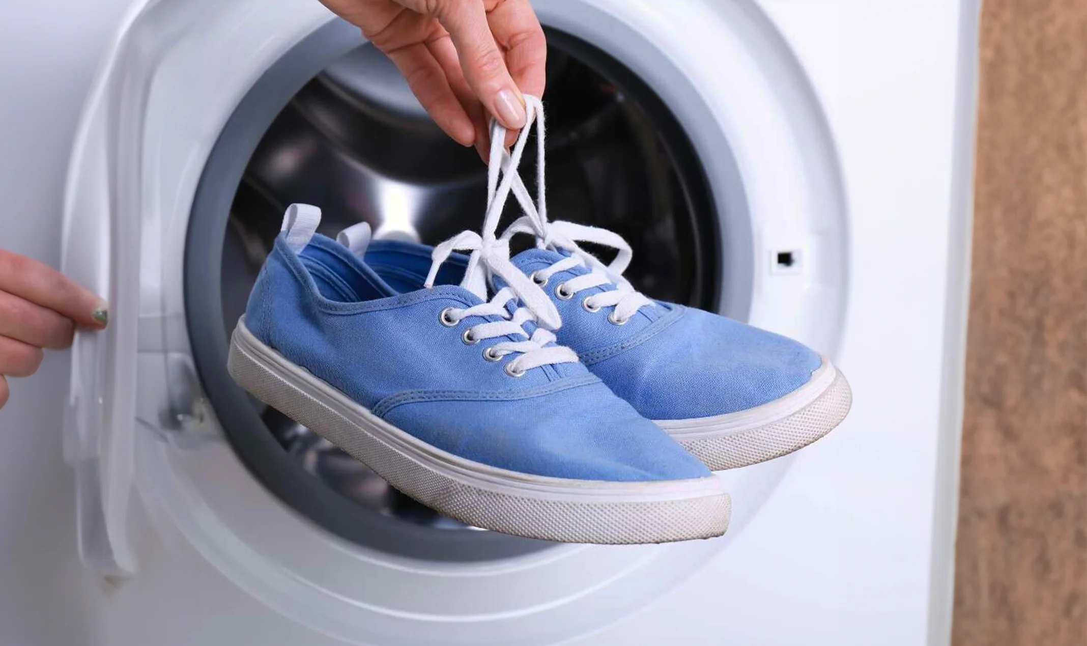 Can you wash tennis shoes with towels
